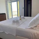 Two-bedroom Kolak With Sea View Terrace Apartmán Donji Rukavac