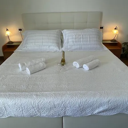 Two-bedroom Kolak With Sea View Terrace Апартаменты Donji Rukavac