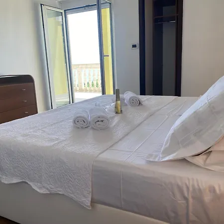 Two-bedroom Kolak With Sea View Terrace Апартаменты Donji Rukavac