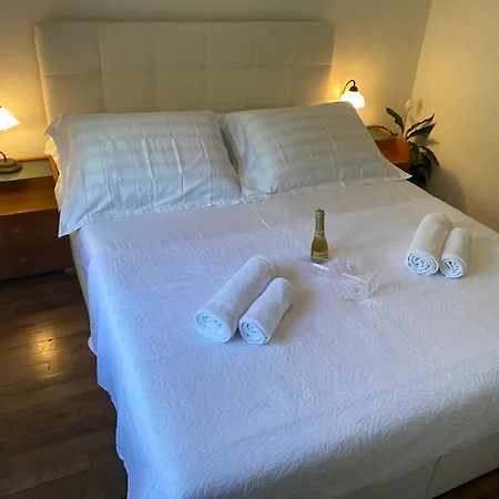 Two-bedroom Kolak With Sea View Terrace Апартаменты Donji Rukavac