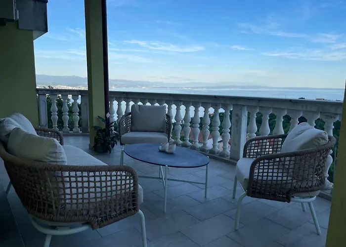 Apartman Two-bedroom Kolak With Sea View Terrace *