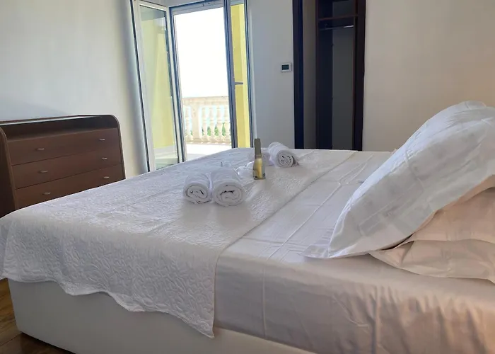 Two-bedroom Kolak With Sea View Terrace Apartman Donji Rukavac
