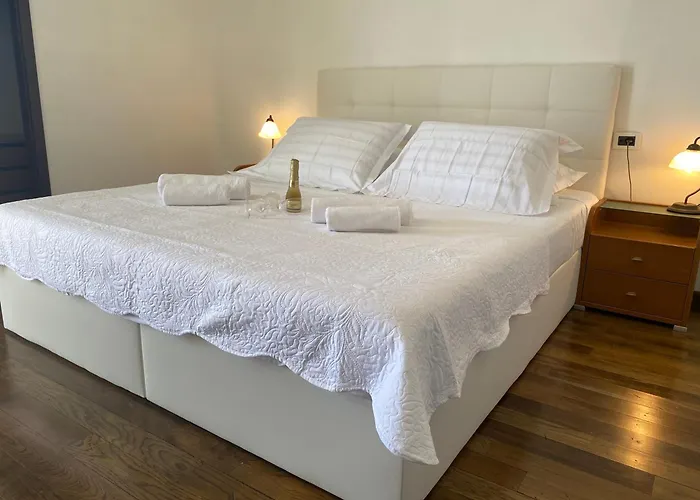 Two-bedroom Kolak With Sea View Terrace Donji Rukavac
